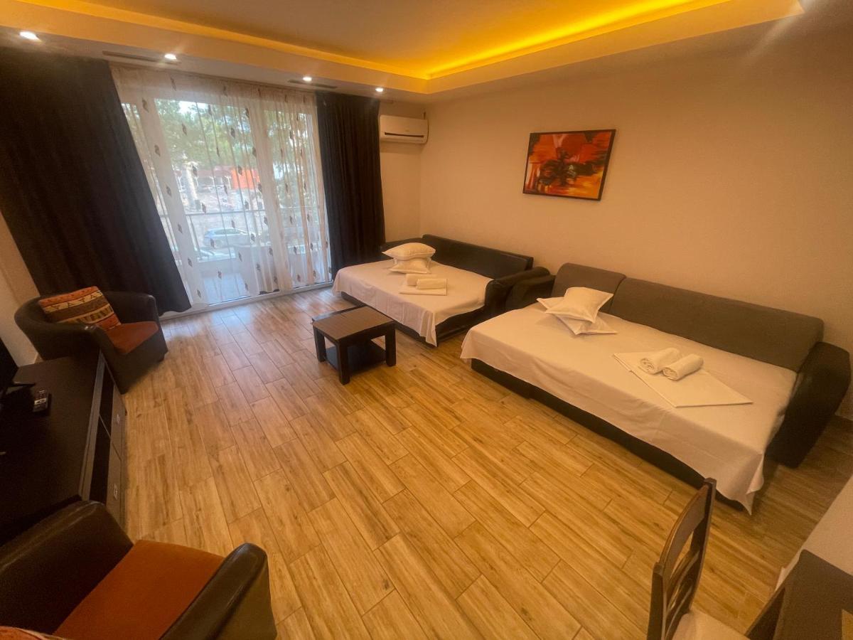Coralia Luna Park Apartments Mamaia Extérieur photo