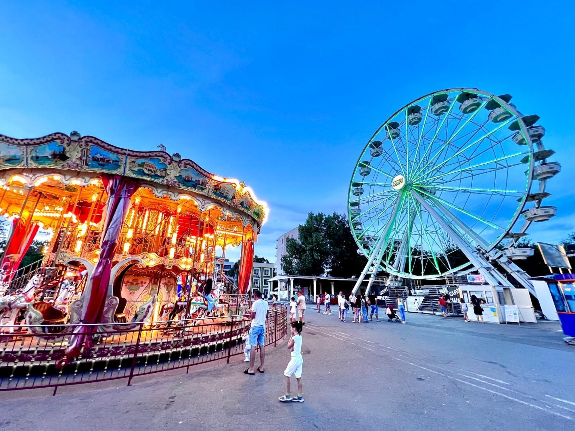 Coralia Luna Park Apartments Mamaia Extérieur photo